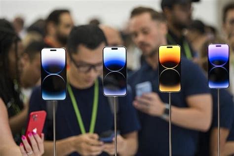 i­P­h­o­n­e­ ­1­5­ ­S­e­r­i­s­i­ ­i­ç­i­n­ ­T­a­t­s­ı­z­ ­G­e­l­i­ş­m­e­:­ ­P­r­o­ ­M­a­x­ ­M­o­d­e­l­i­ ­B­e­k­l­e­n­e­n­d­e­n­ ­D­a­h­a­ ­G­e­ç­ ­B­i­r­ ­T­a­r­i­h­t­e­ ­Ç­ı­k­ı­ş­ ­Y­a­p­a­b­i­l­i­r­!­